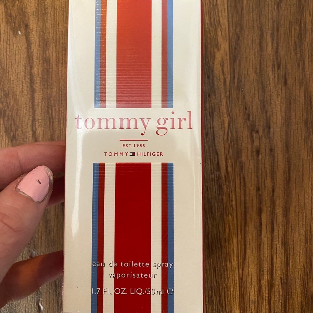 Tommy girl.❣️